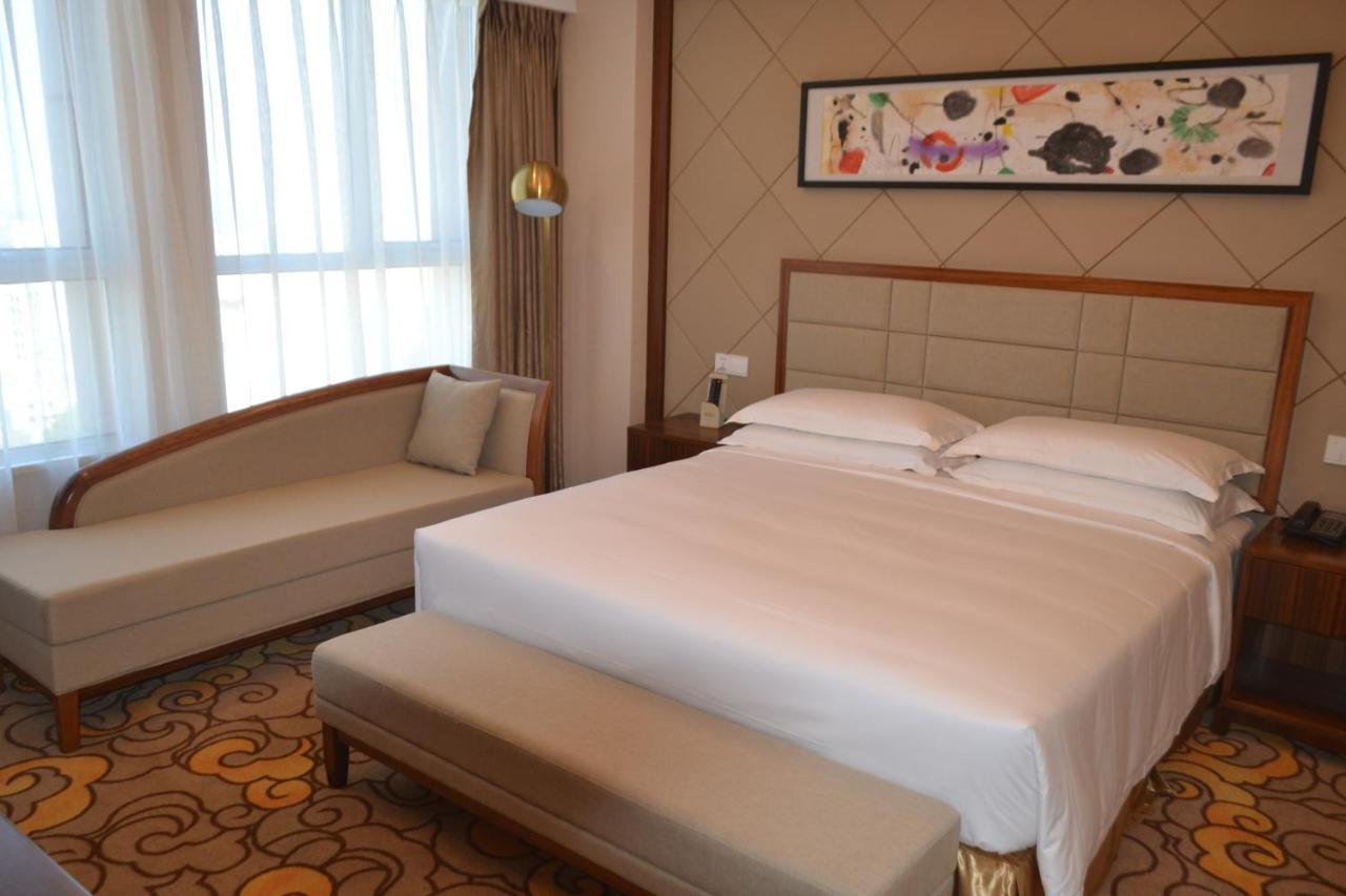 Hotel Kaloum Конакри Экстерьер фото
