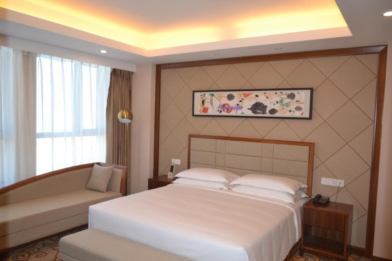 Hotel Kaloum Конакри Экстерьер фото