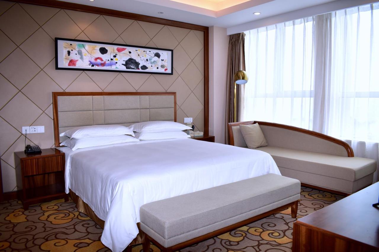 Hotel Kaloum Конакри Экстерьер фото